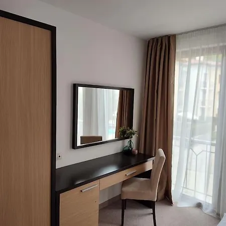 Modern 2bdrm In 5* & Pool דירה *