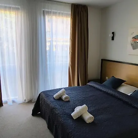 Modern 2bdrm In 5* & Pool * ساندانسكي