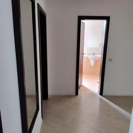 Modern 2bdrm In 5* & Pool شقة ساندانسكي