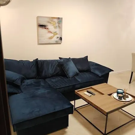 Modern 2bdrm In 5* & Pool דירה *