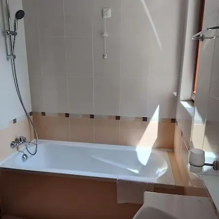 Modern 2bdrm In 5* & Pool شقة ساندانسكي