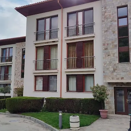 Modern 2bdrm In 5* & Pool *