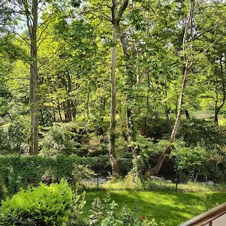 Modern 2bdrm In 5* & Pool